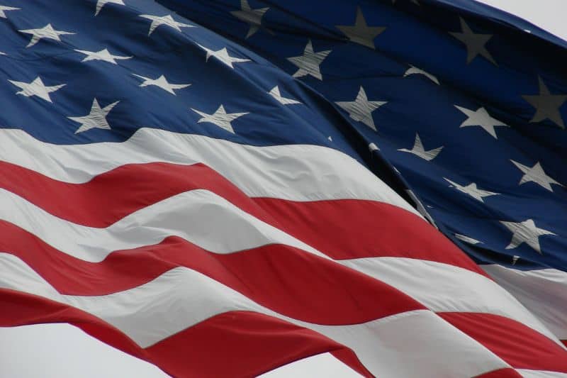 can green card holder apply for parents